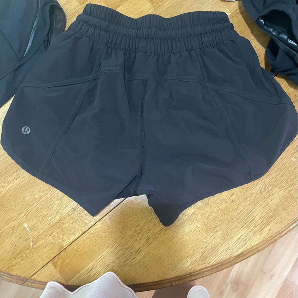 Lululemon tracker shorts